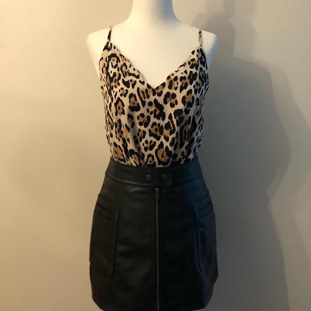 Socialite Leopard Print Scalloped V neck Tank